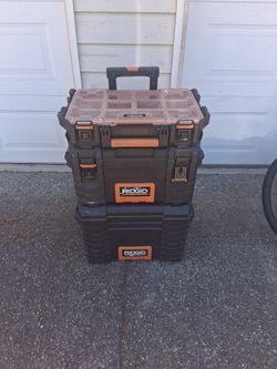 Rigid 3-piece rolling tool box