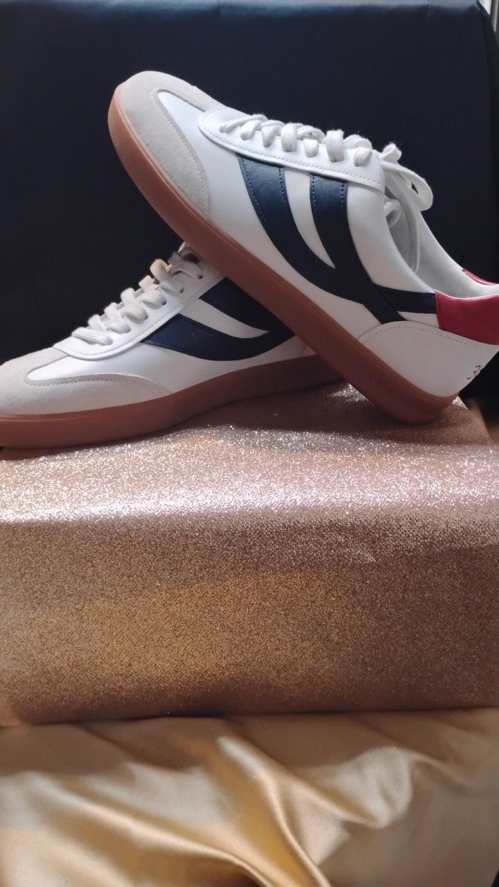 Vince Limited Edition Sneakers! Men's Size 11 & Woman's Size7.5