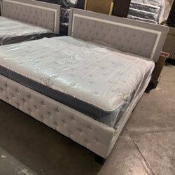King Bed Frame &mattrress 