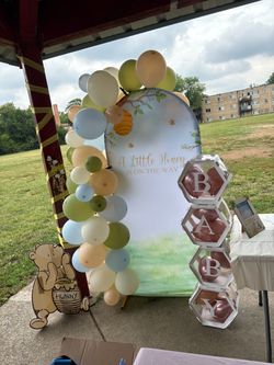 Winnie the Pooh Baby Shower stand an cover