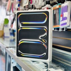 iPad Pro 13in M4 Chip WiFi 256gb (Latest Model) 