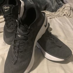 Women’s Nike 9.5 & 10 Shoes