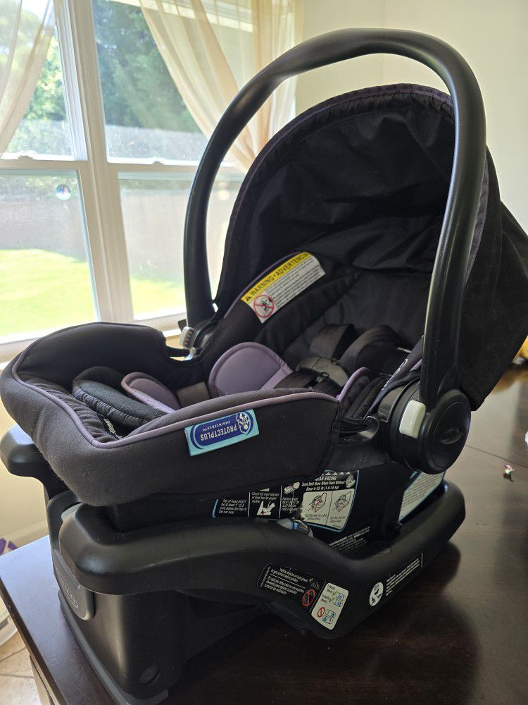Graco SnugRide 35 Lite LX Infant Car Seat in Hailey 
