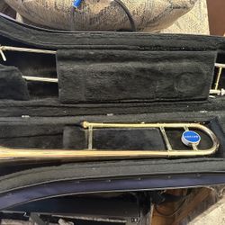 Getzen Trombone w/case