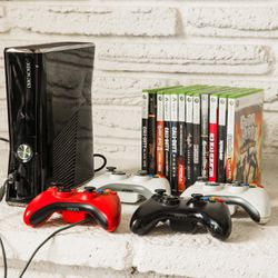 Xbox 360 Gaming Console (250GB) with games 