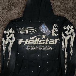 Size M HellStar Hoodie black and white