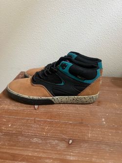 Men’s size 10 DC shoe
