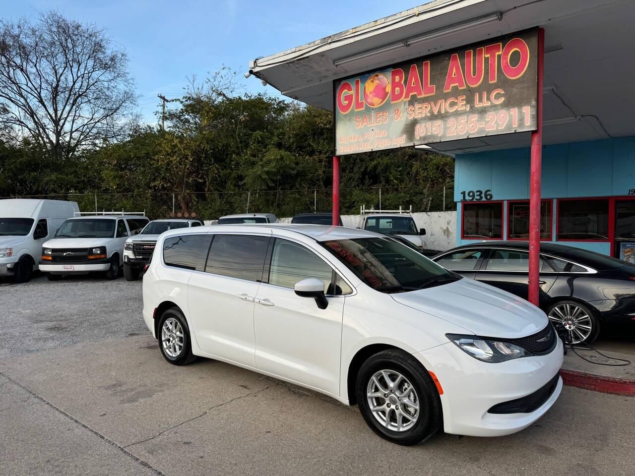 2022 Chrysler Voyager