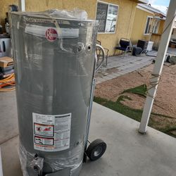 Gas Water Heater New Display Models 75g 1yr Wrrty 