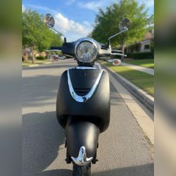 Lance Havana Classic, 169cc Vespa-Style Scooter - New – Westminster, CA