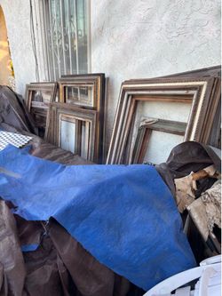 52 picture frames assorted sizes