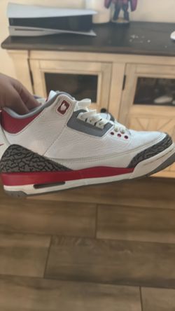 Fire reds Jordan 3s