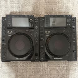 Pioneer CDJ 2000s (Pair)