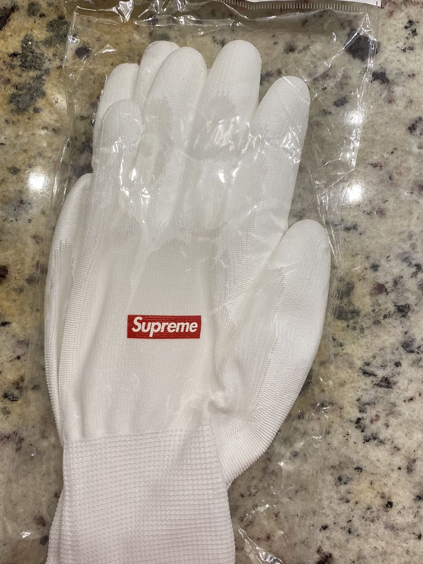 Size Medium Supreme Football Gloves for Sale in Miami, FL - OfferUp