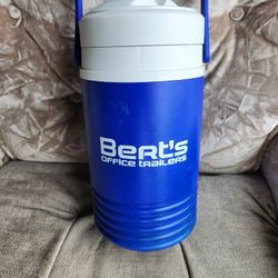 IGLOO 1/2 GALLON COOLER WITH HANDLE