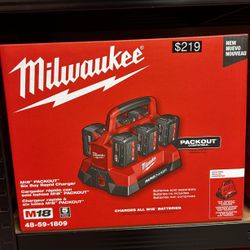 Milwaukee M18 Packout Six Bay Rapid Charger
