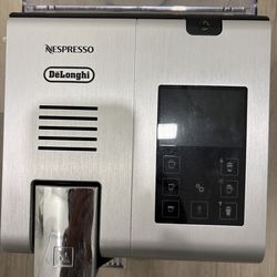 Nespresso Lattissima Pro by De’Longhi – Cappuccino & Latte Machine
