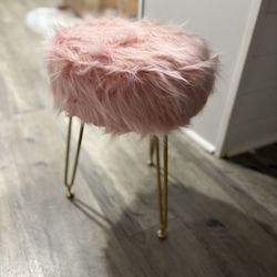 Fuzzy Ottoman 