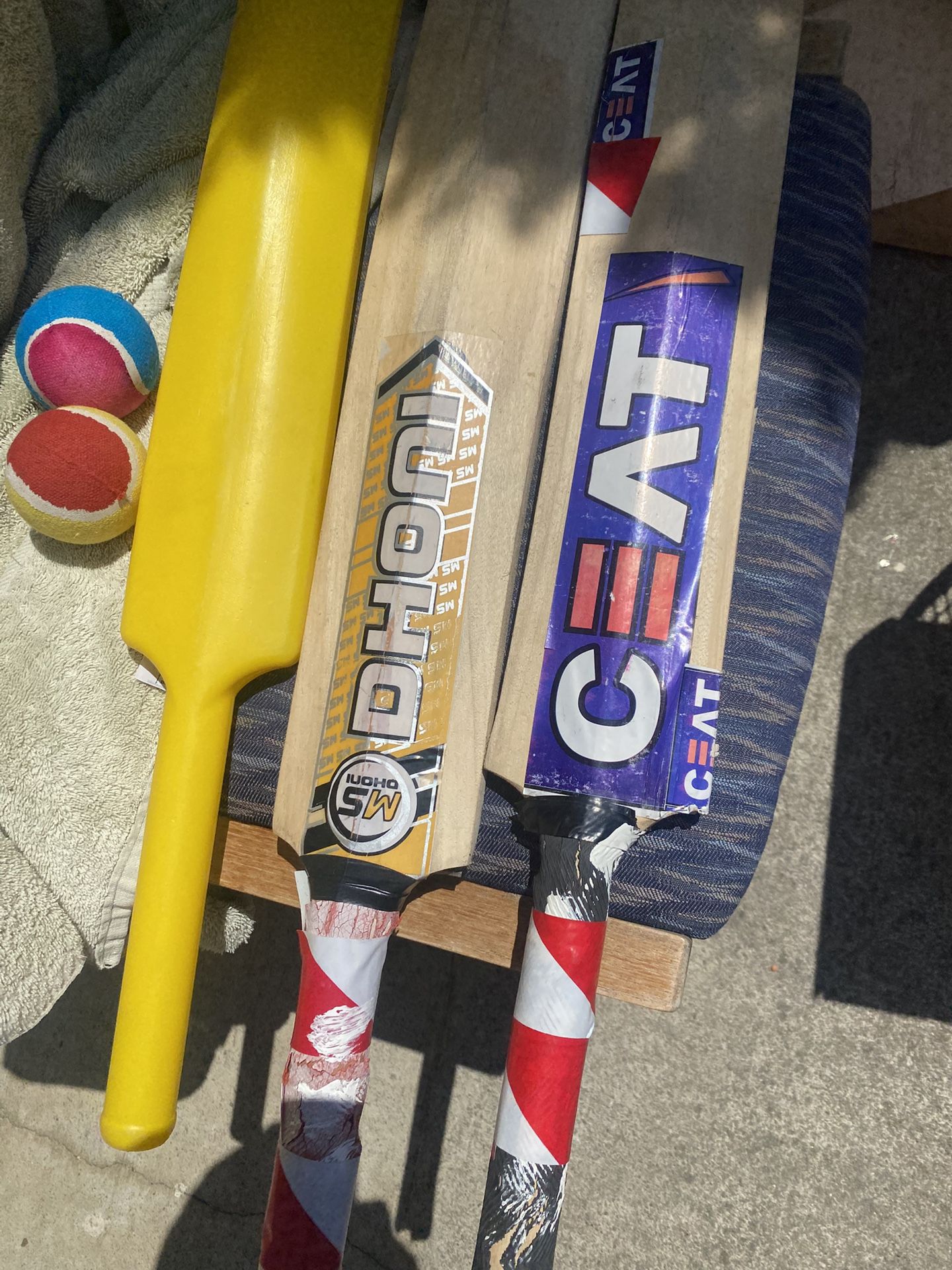 All 3 Crickets Bats+ 2 Crickets Balls New