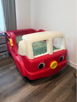 Toddler bed