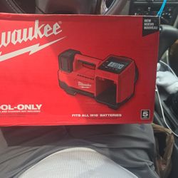 Milwaukee M18 Inflator