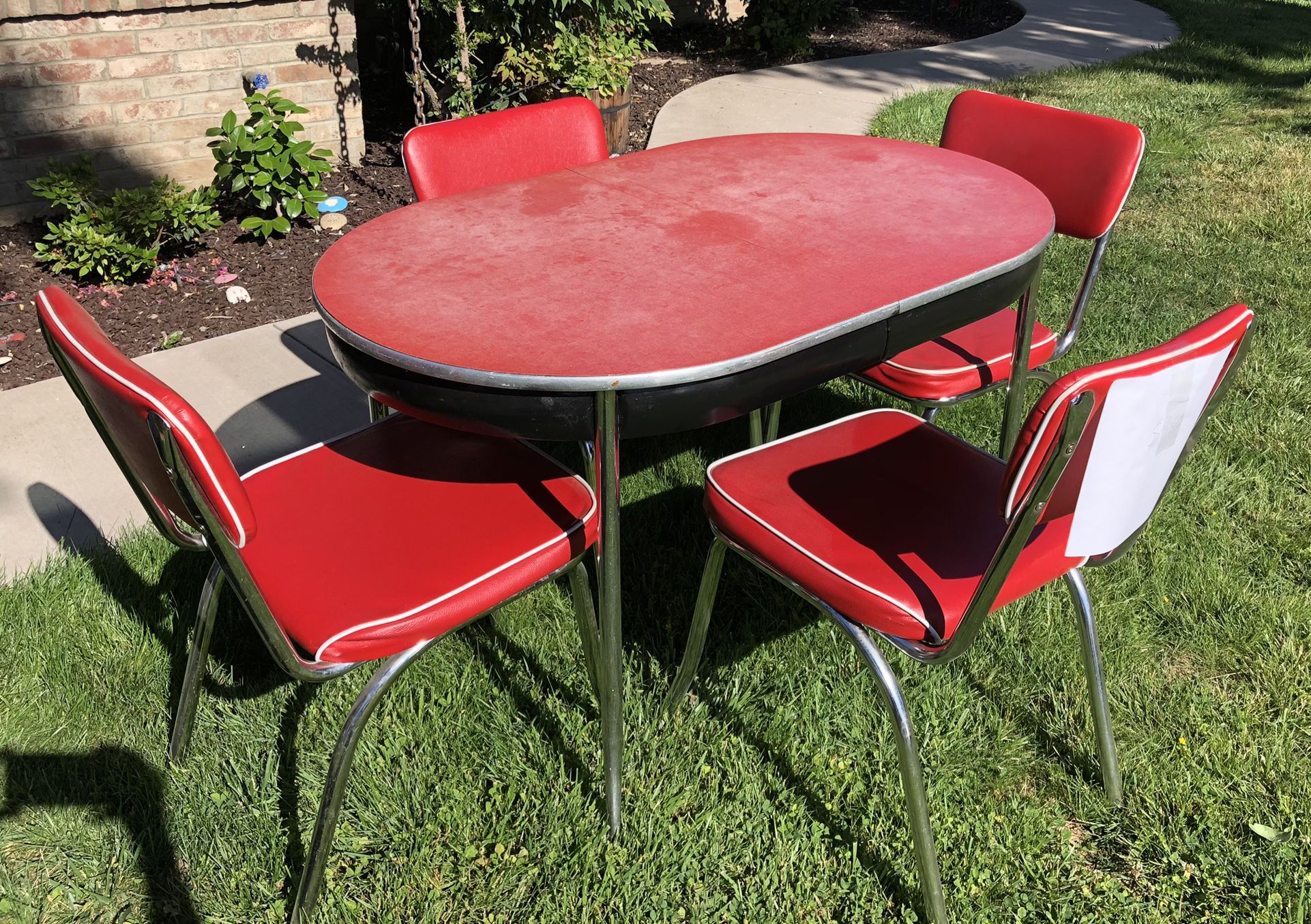 Retro Table & chairs - red
