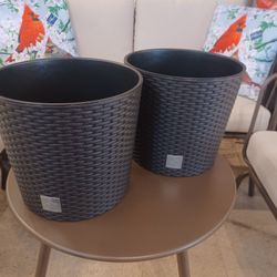 New Outdoor Resin Planters With Insert. Brown Wicker Look . $8 Each