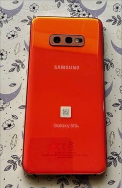 UNLOCKED Samsung 10 Se phone and SD card