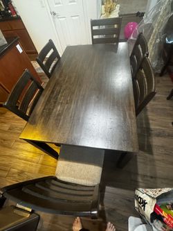 Dinning table with chairs