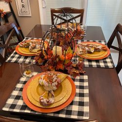 Dining Room table And Chairs 