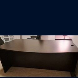 Beautiful Executive Desk Like New Condition