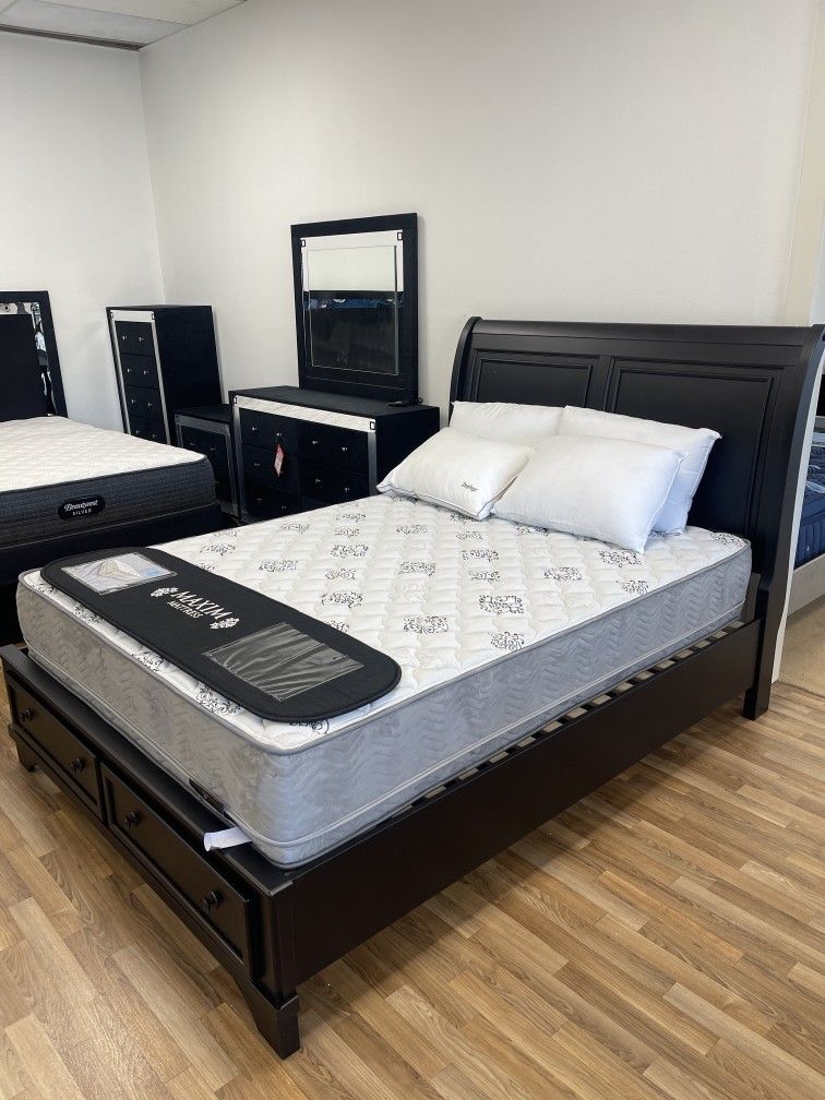 Chylanta Black Queen Sleigh Storage Bedroom Set / 4pc