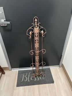 Wall hanger