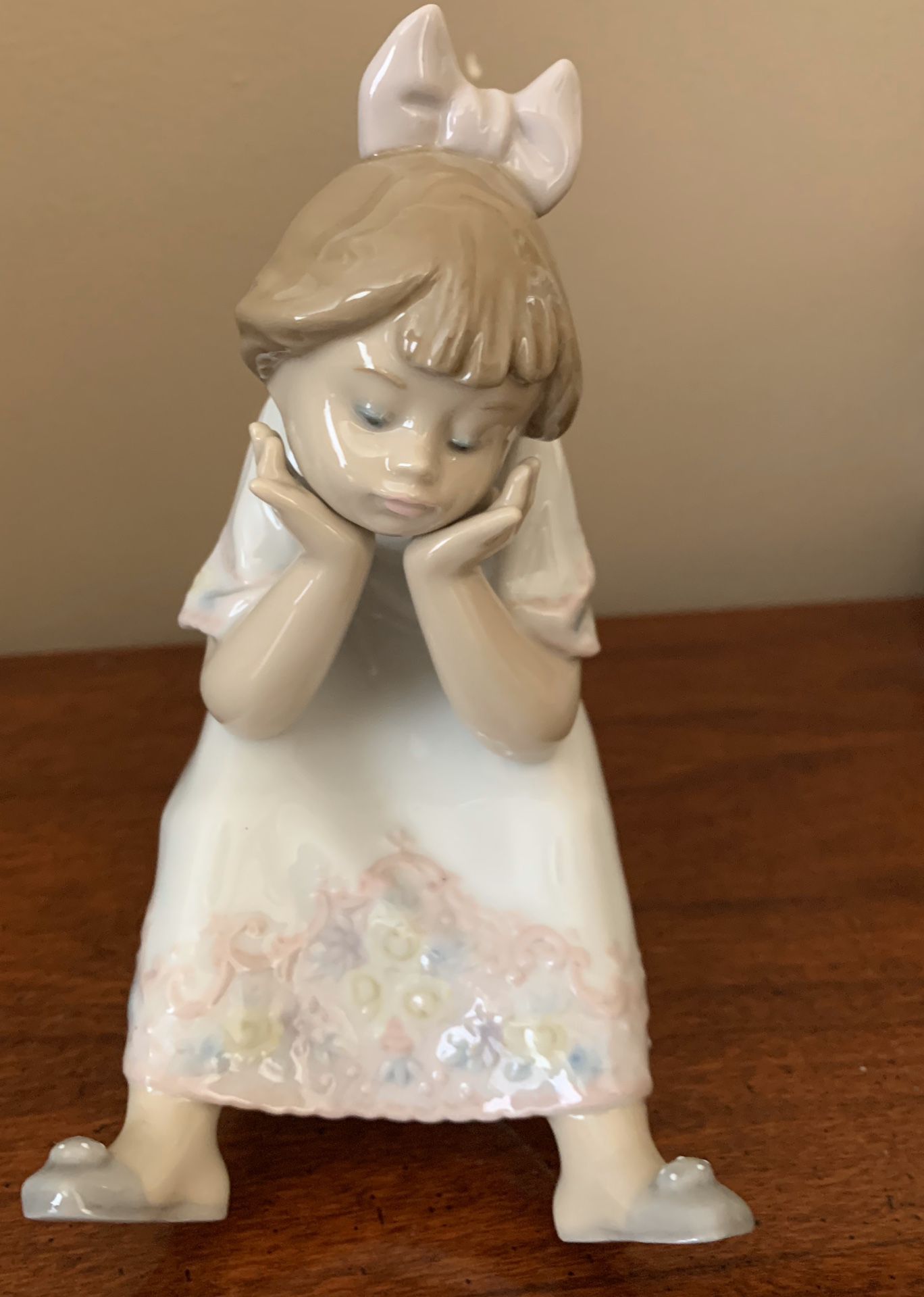 Lladro #5649 "Nothing to Do"—Retired Figurine, Girl on Stool