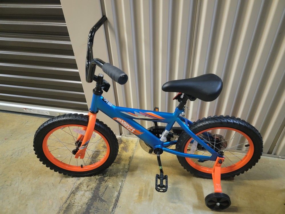 Boys Hot wheels 16" Bike