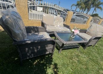 Patio Outdoor set furniture new in the box