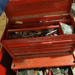 Sears Craftsman Stationary Tool Chest W/MISC TOOLS