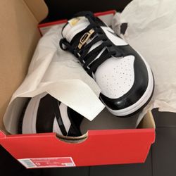 World Champs Dunks Size 9  $125