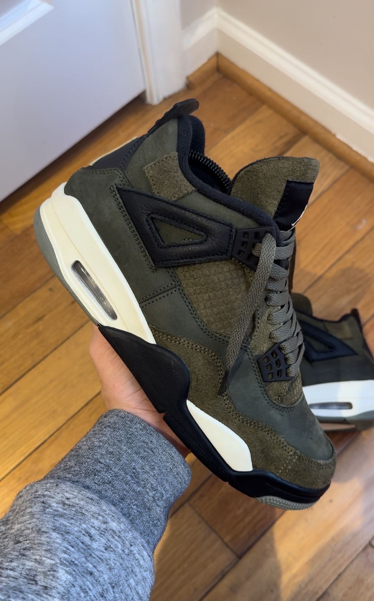Air Jordan 4 Retro SE Craft ‘Olive’