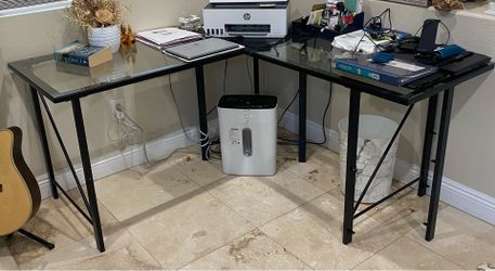 Computer table