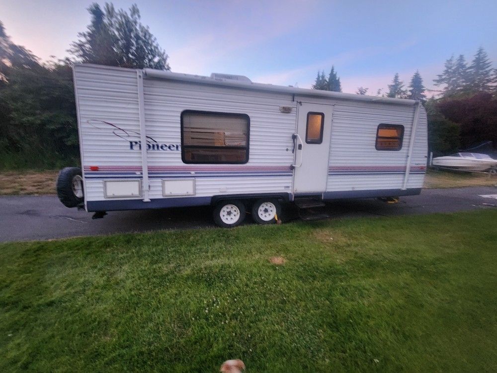 2004 Fleetwod Pioneer 23T6
