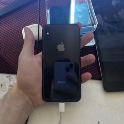 iPhone X 64 gb unlocked
