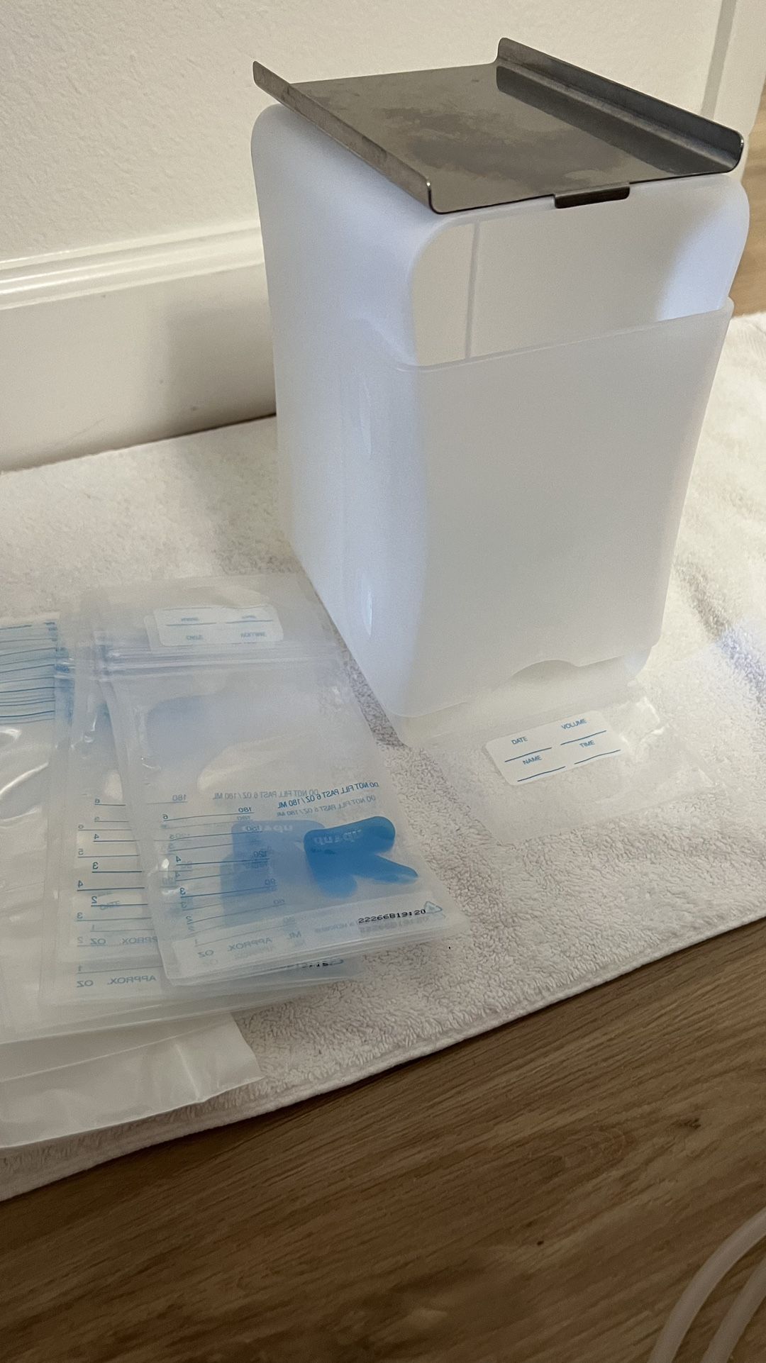 Milkies Freeze Organizer for Breast Milk Storage Bags, Container Storing System for Freezing Breastmilk to Feed Baby,