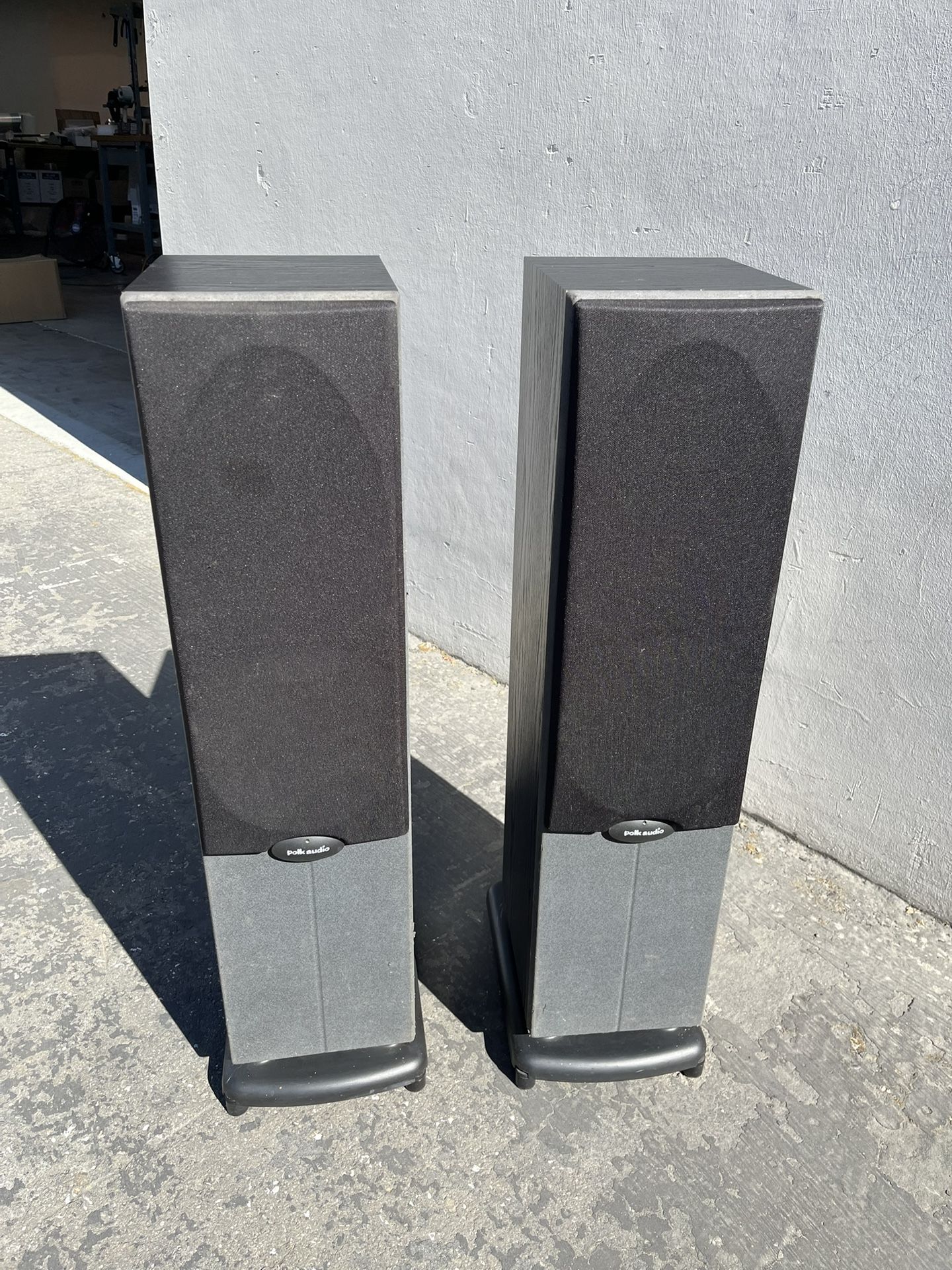 Polk audio RT600 speakers tower