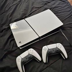 Ps5 With two controllers 