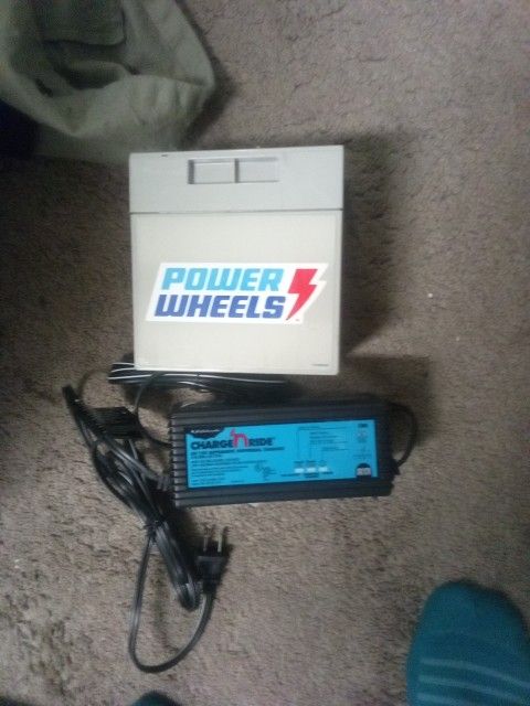 Power Wheels 12 Volt 12 Amp Hour Battery Plus Charger 6 To 12 Volt Automatic Universal Charger