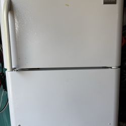 Frigidaire Refrigerator Freezer Combo