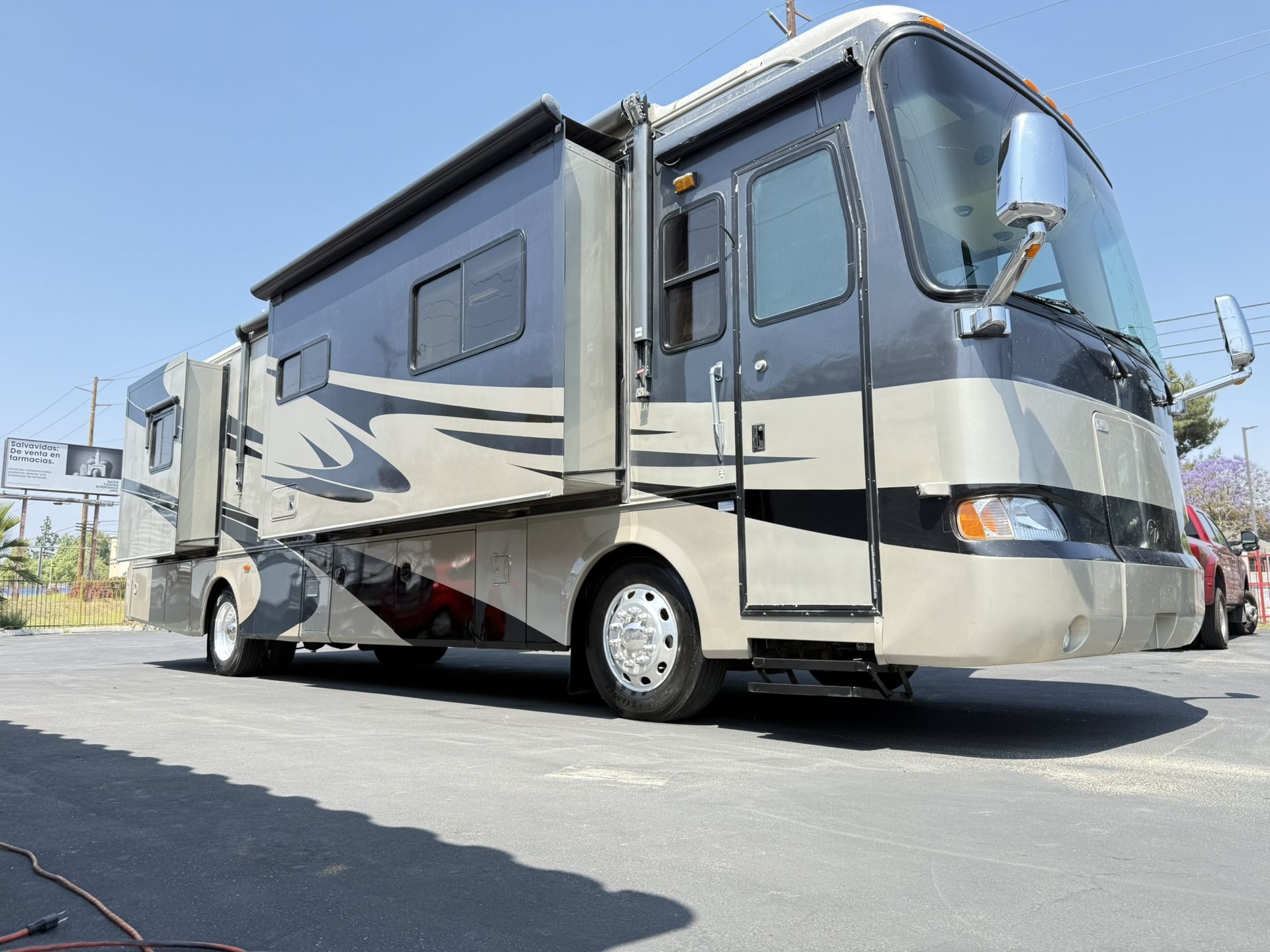2006 Monaco KNight Quad Slide