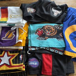 Mitchell Ness Size  Men’s Small