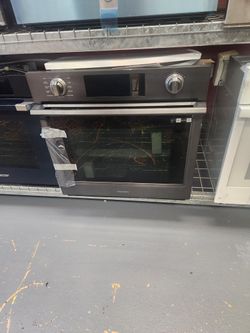 Samsung 30 Inch Electric Single Wall Oven Black